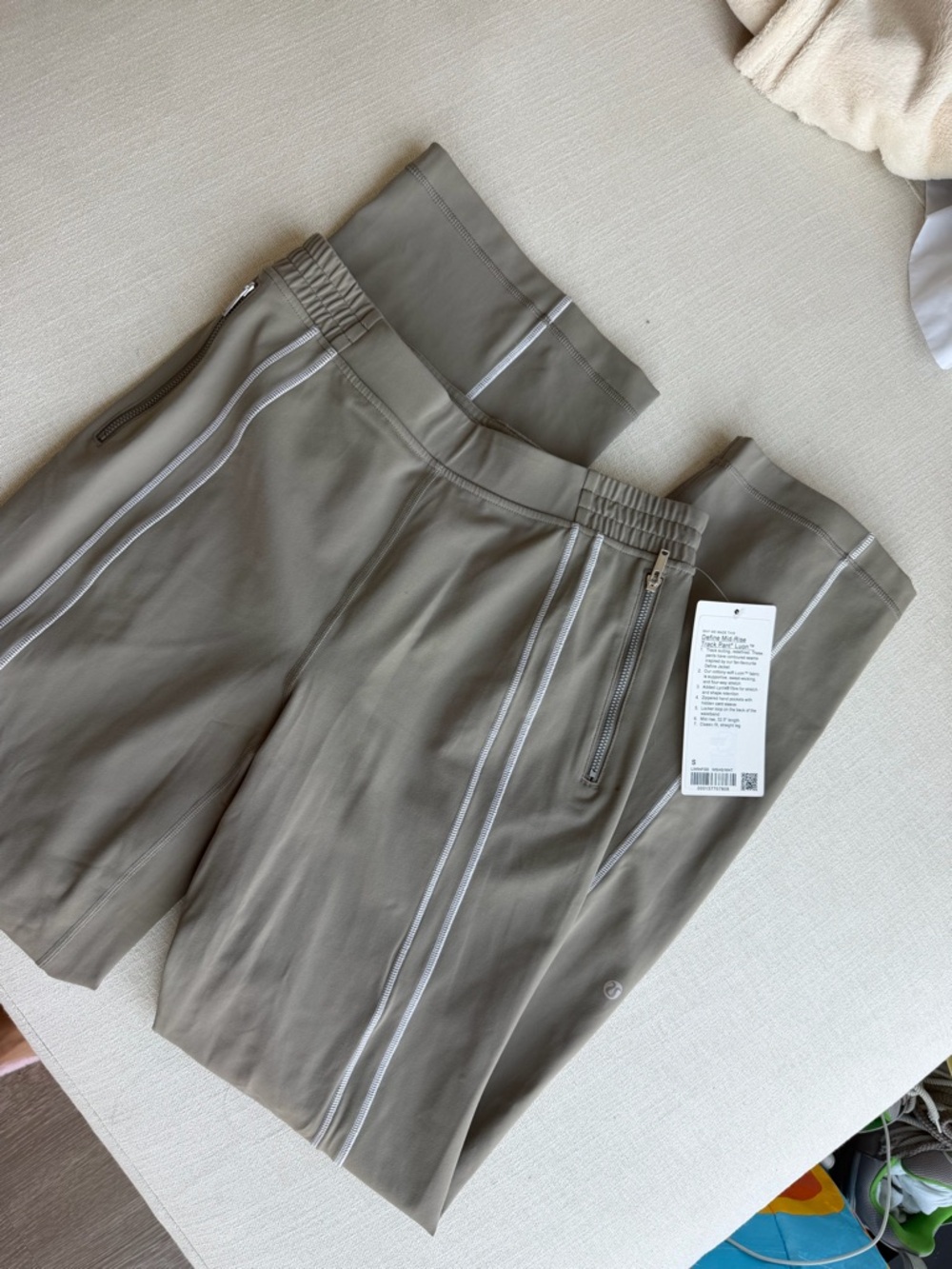 lululemon define mid rise track pant